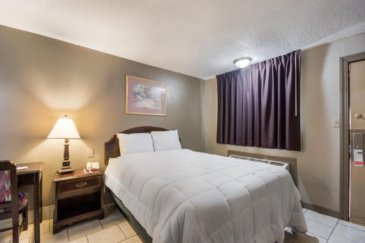 Americas Best Value Inn Woodward At 8Th St Εξωτερικό φωτογραφία