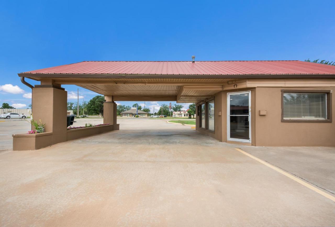 Americas Best Value Inn Woodward At 8Th St Εξωτερικό φωτογραφία