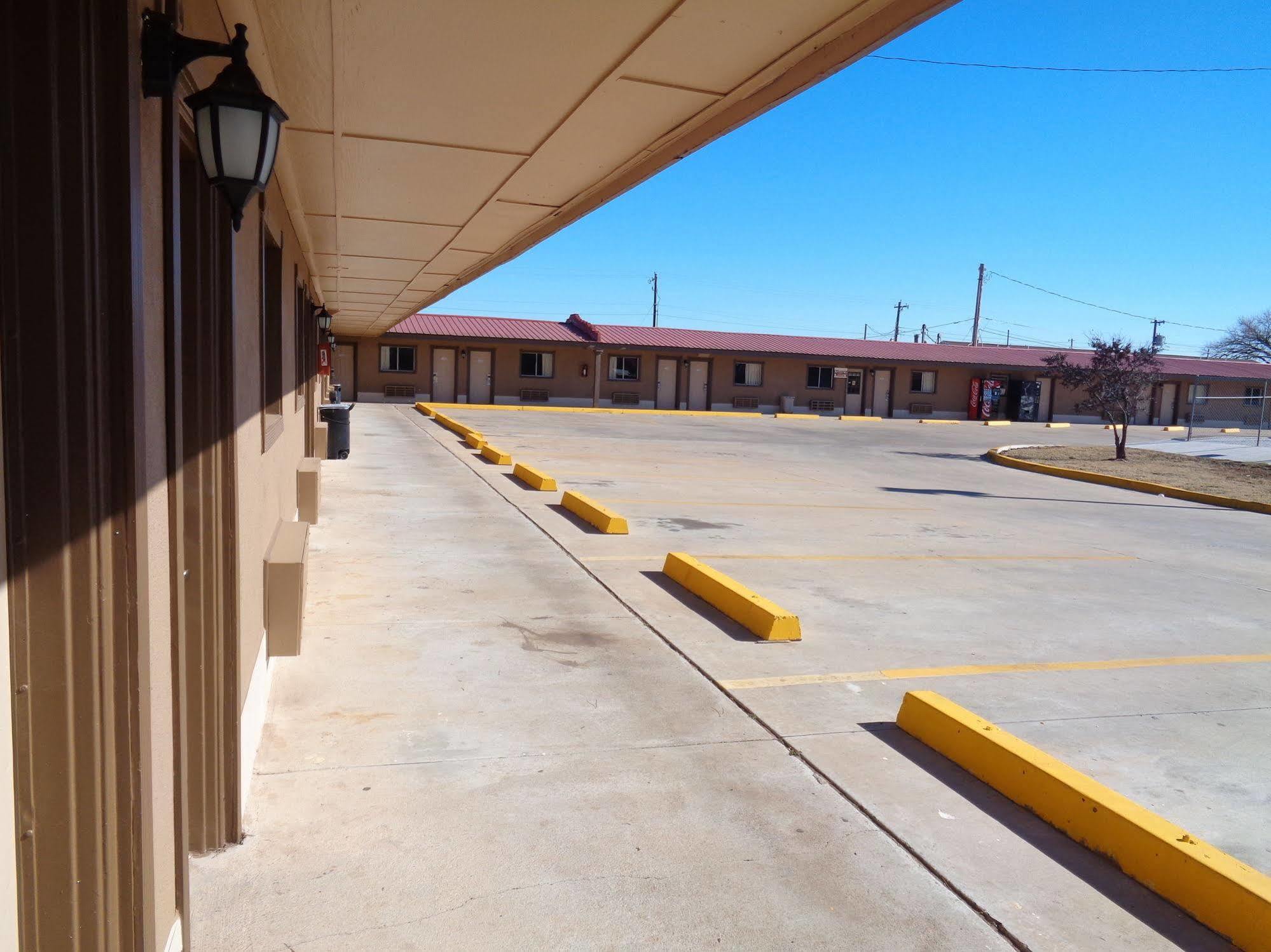 Americas Best Value Inn Woodward At 8Th St Εξωτερικό φωτογραφία