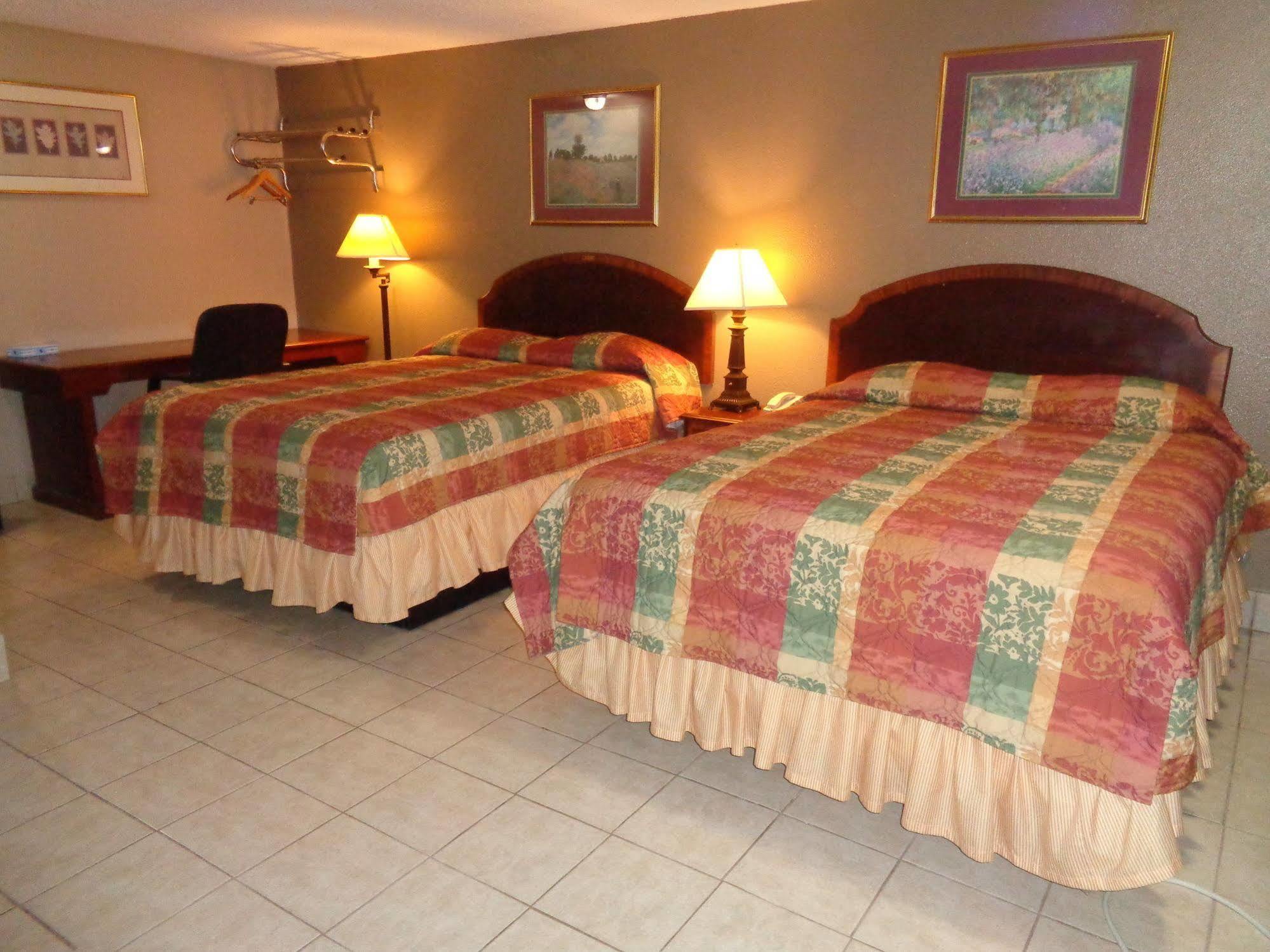 Americas Best Value Inn Woodward At 8Th St Εξωτερικό φωτογραφία