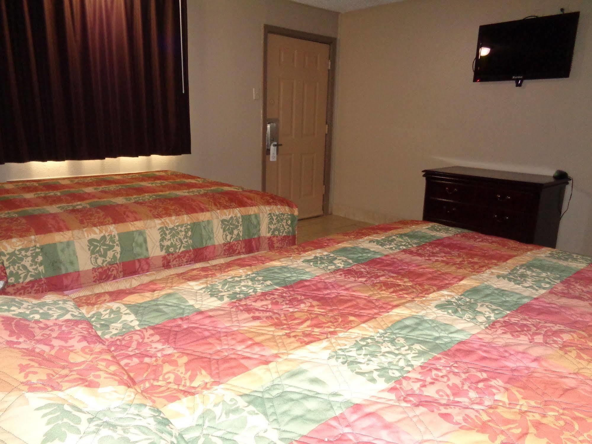 Americas Best Value Inn Woodward At 8Th St Εξωτερικό φωτογραφία