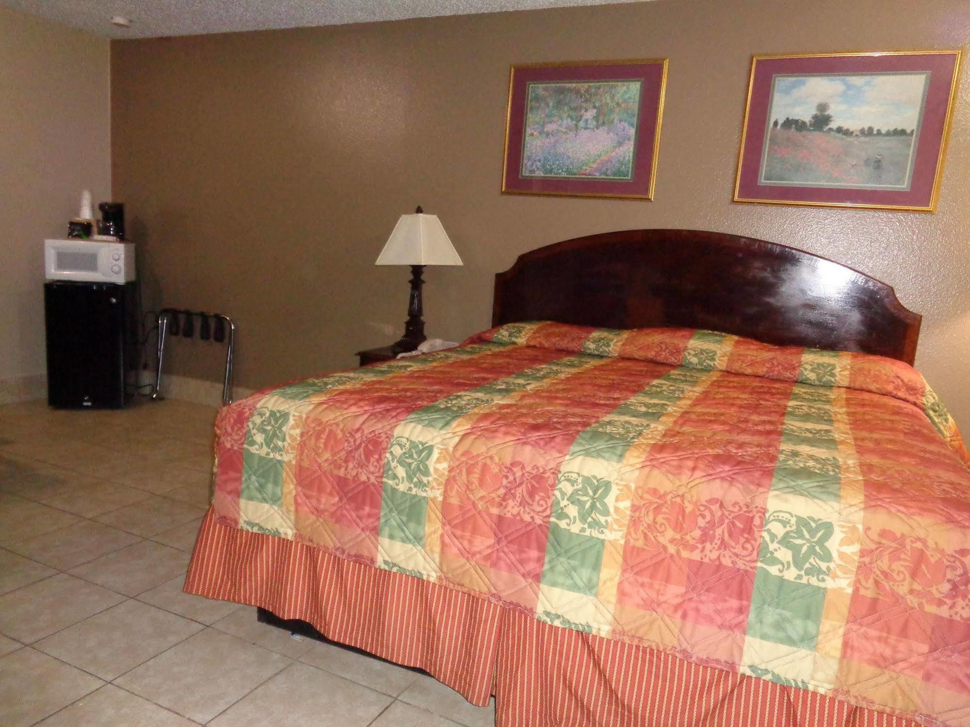 Americas Best Value Inn Woodward At 8Th St Εξωτερικό φωτογραφία